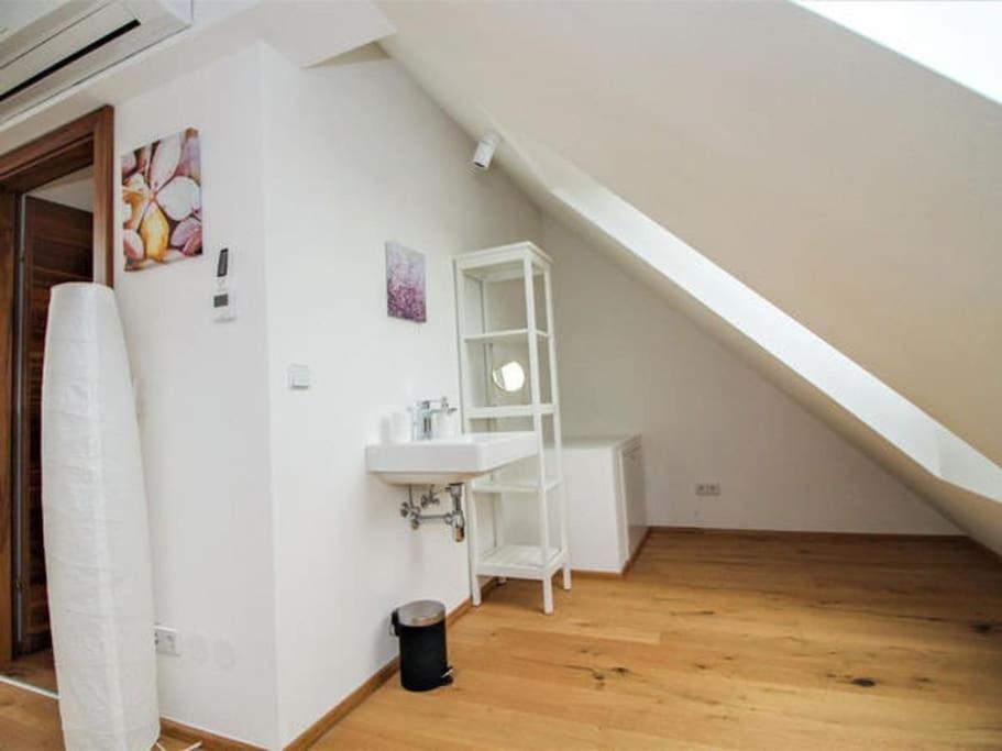Luxury 2-Floor Rooftop Apartment With Terrace In The City Center 비엔나 외부 사진